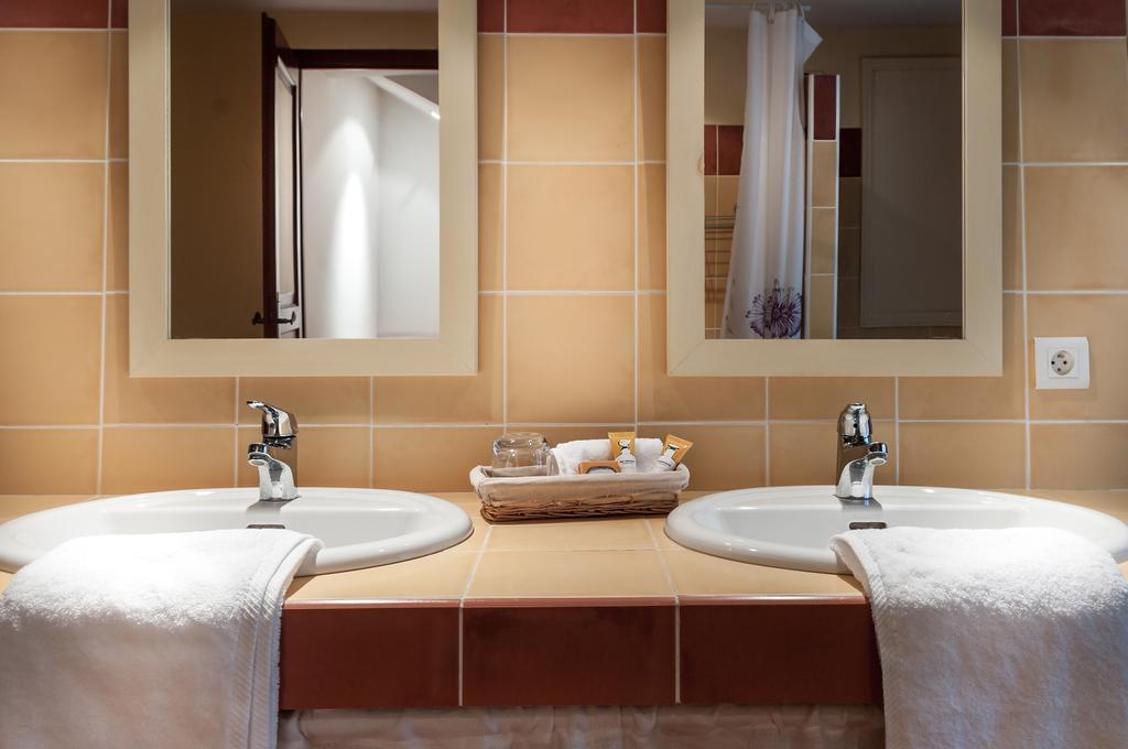 Le Clos Des Canebiers Bed & Breakfast Grasse Rom bilde