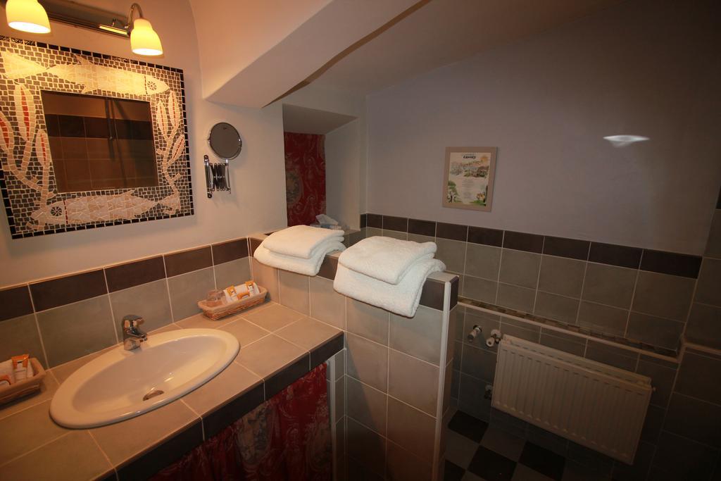 Le Clos Des Canebiers Bed & Breakfast Grasse Eksteriør bilde