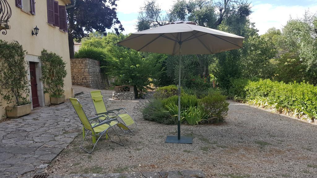 Le Clos Des Canebiers Bed & Breakfast Grasse Eksteriør bilde