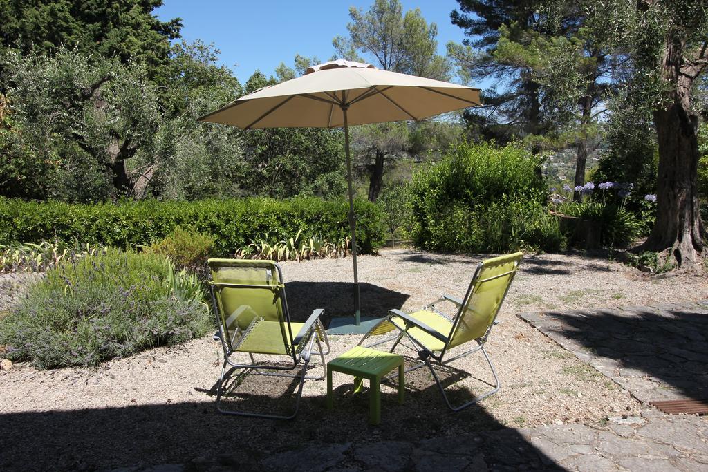 Le Clos Des Canebiers Bed & Breakfast Grasse Eksteriør bilde